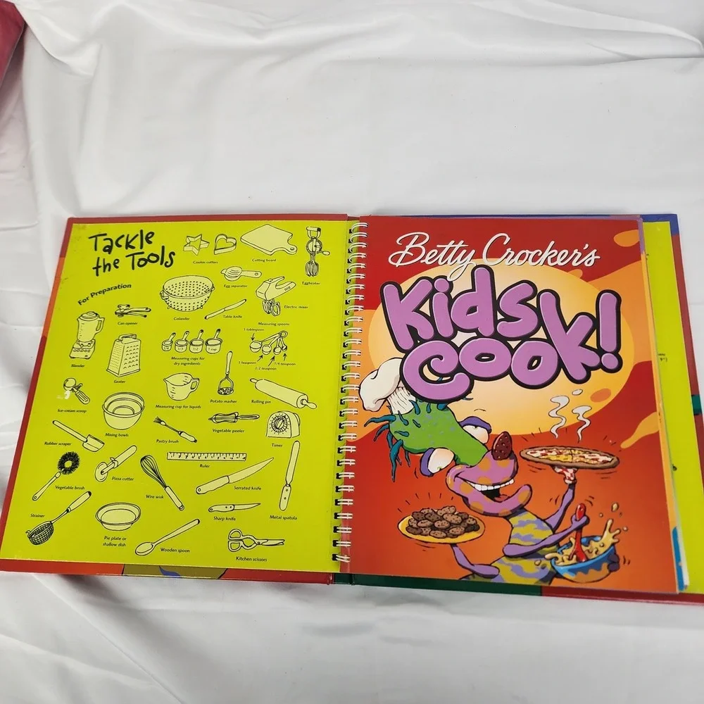 Betty Crocker Kids Cook! by Betty‎ Crocker Editors, Crocker, Betty
